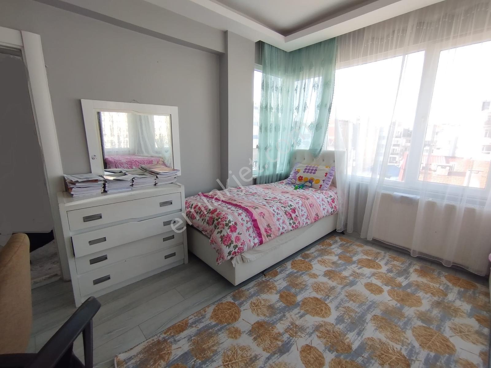 Gemlik İstiklal Caddesi Üzerinde 3+1 Satılık Masrafsız Daire - Görsel 16