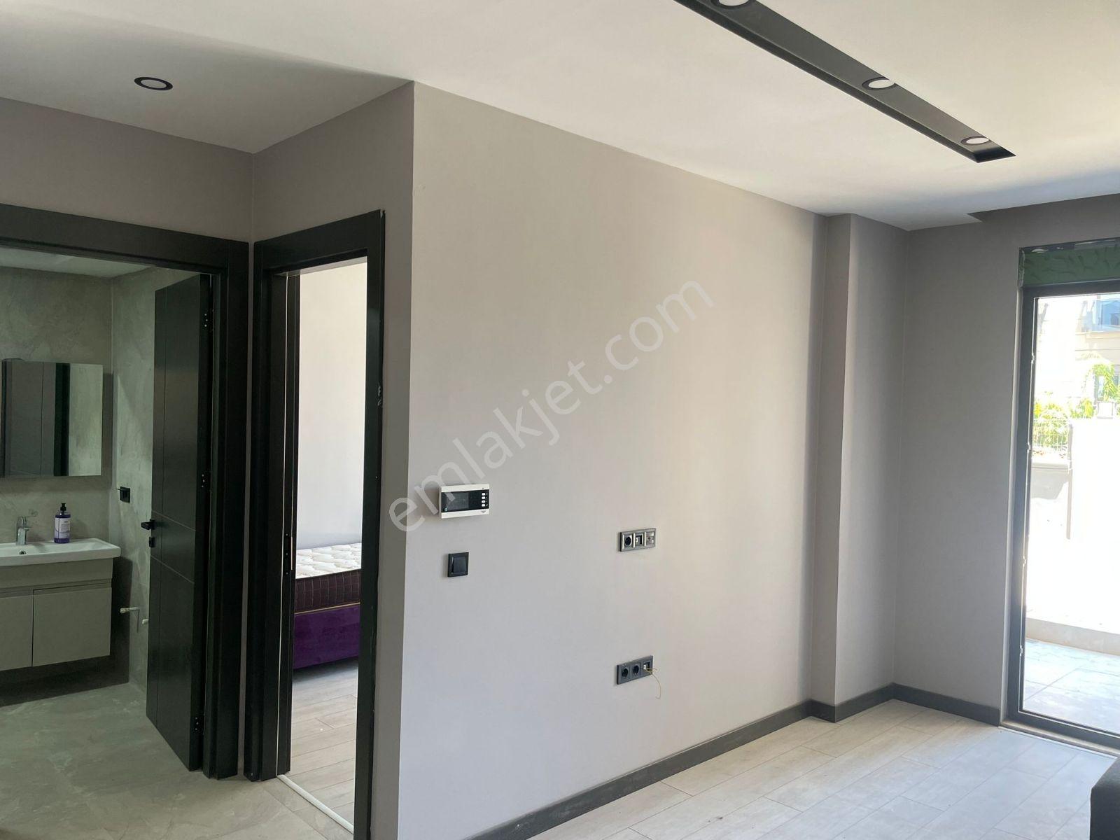 Altıntaş'ta Havuzlu Site İçinde İskanlı Satılık 1+1 Daire - Görsel 17