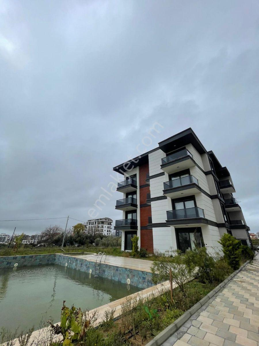 Altıntaş'ta Havuzlu Site İçinde İskanlı Satılık 1+1 Daire - Görsel 3