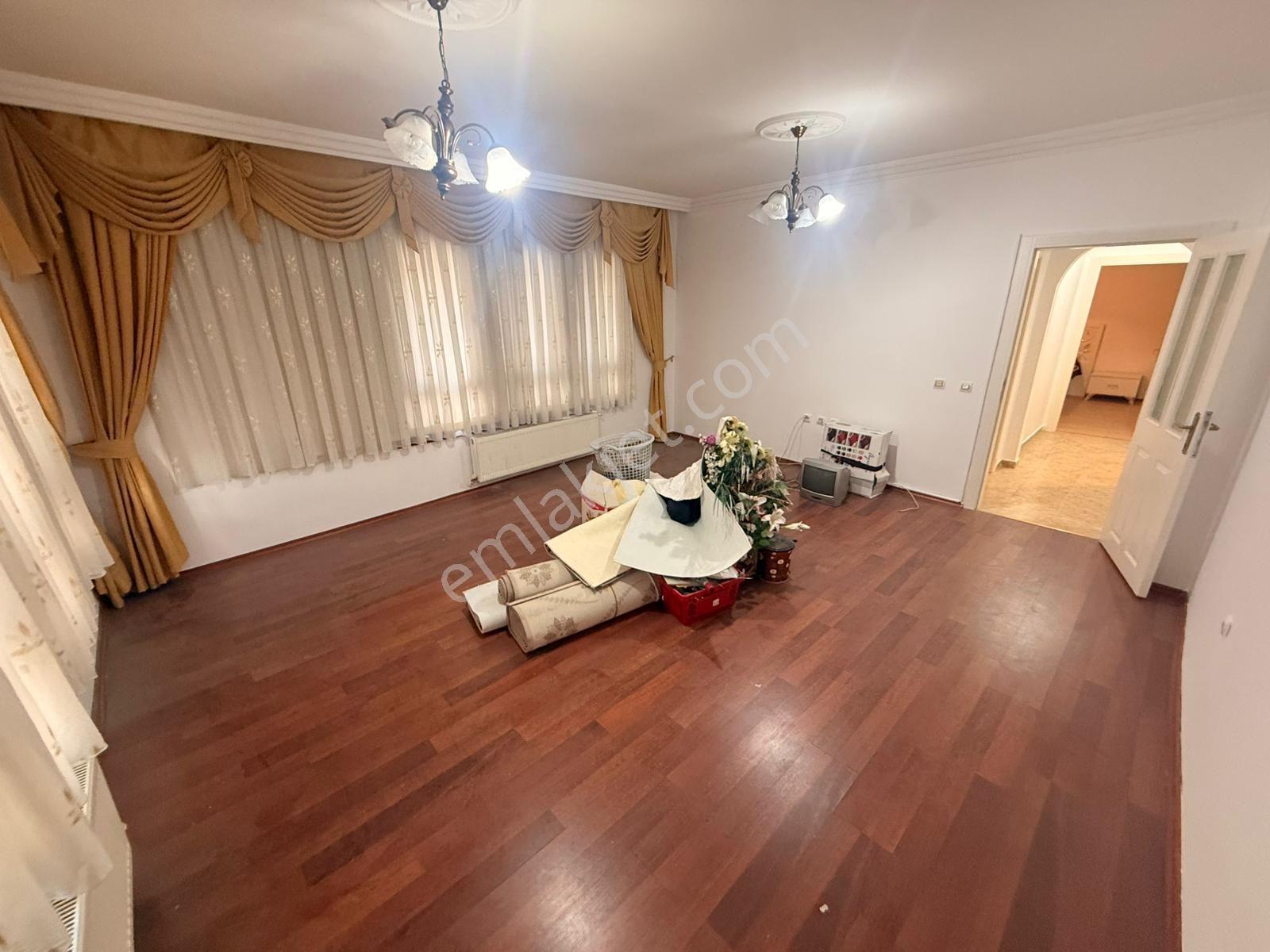 Keçiörende Kafkaslar Mah De Cadde Üstü Orta Katta Geniş Asansörlü3+1 Daire - Görsel 10