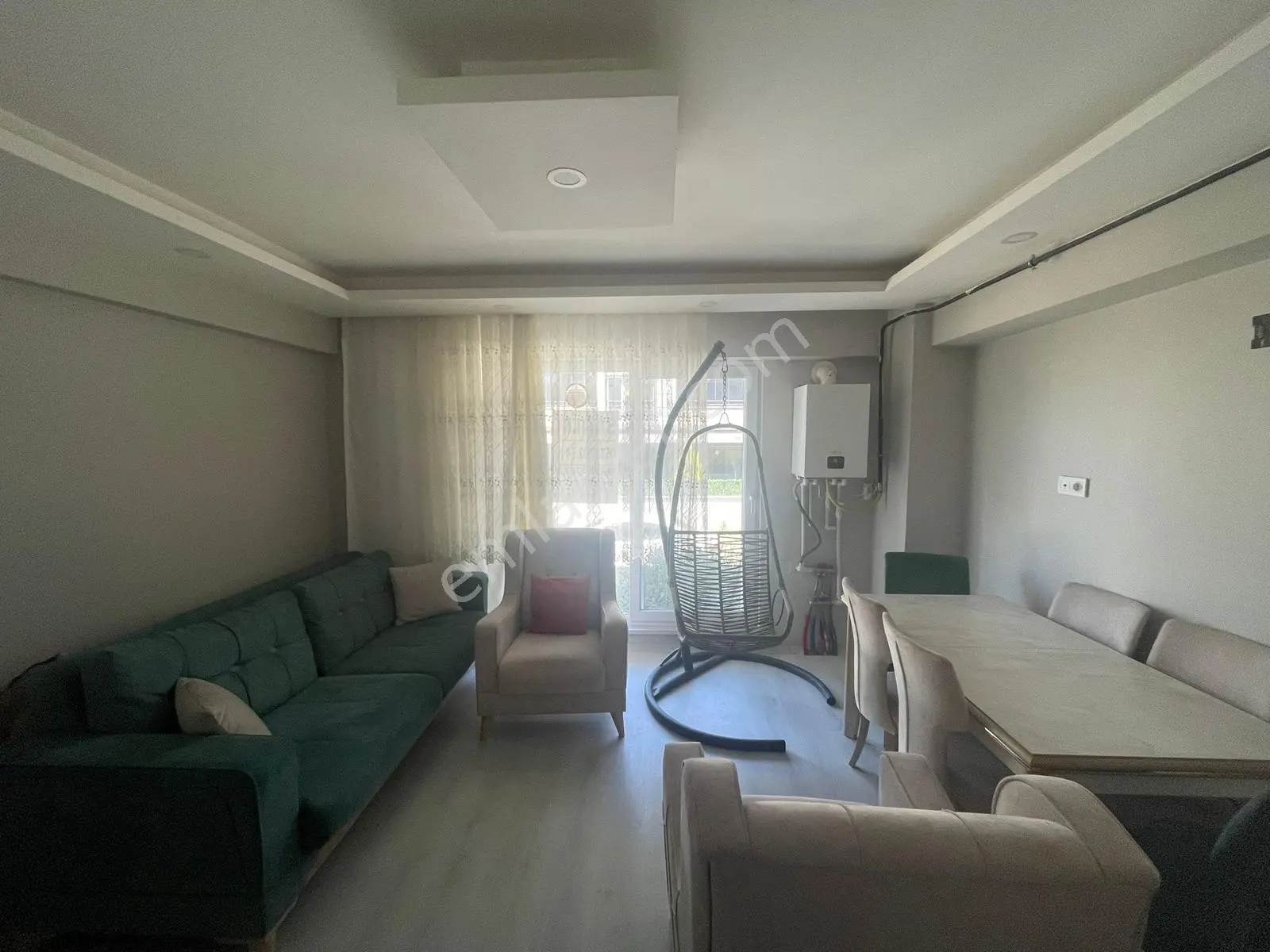 Kumbağ Mahalesinde Denize Yürüme Mesafesinde Eşyalı1+1 Daire