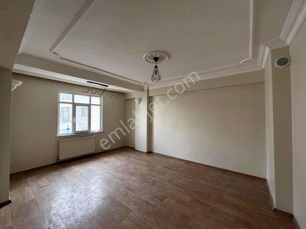 Esenyurt Pınar Mahallesi 2+1 3 Kat Kiralık Daire 11 Yıllık Binada - Görsel 7