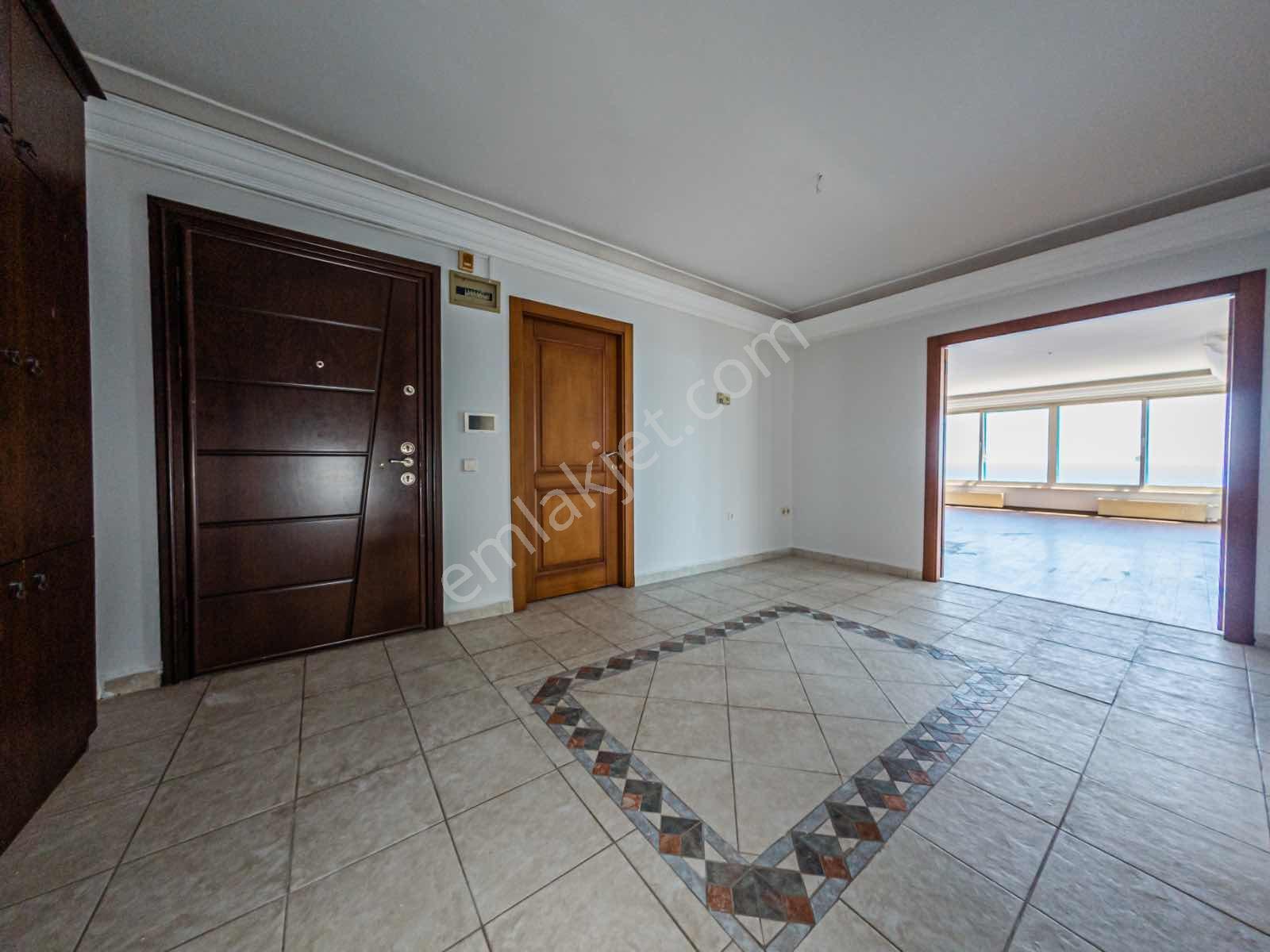 Berrin Kavcar'dan Fener'de Denize Sıfır Kiralık Daire - Görsel 23
