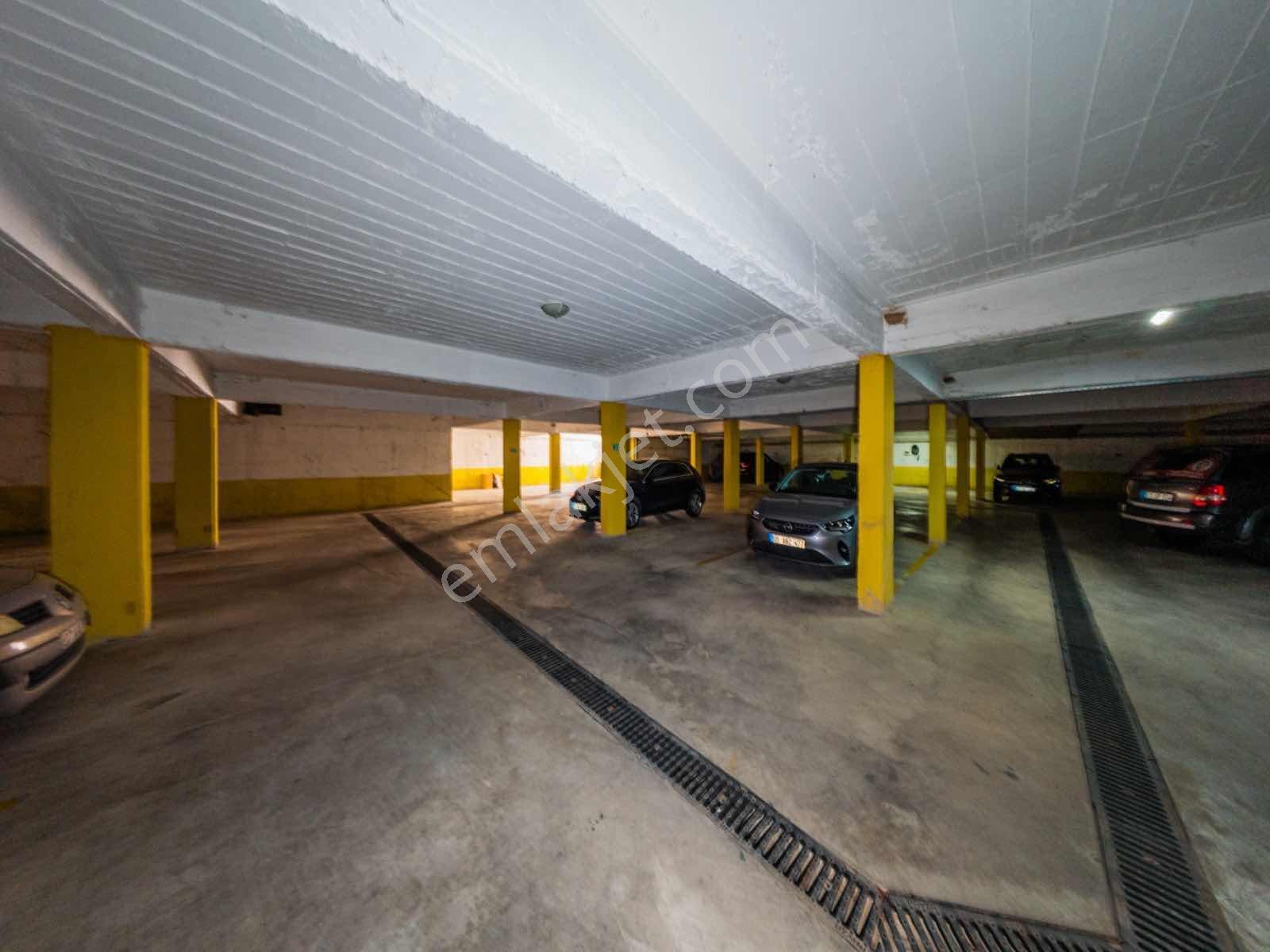 Berrin Kavcar'dan Fener'de Denize Sıfır Kiralık Daire - Görsel 30