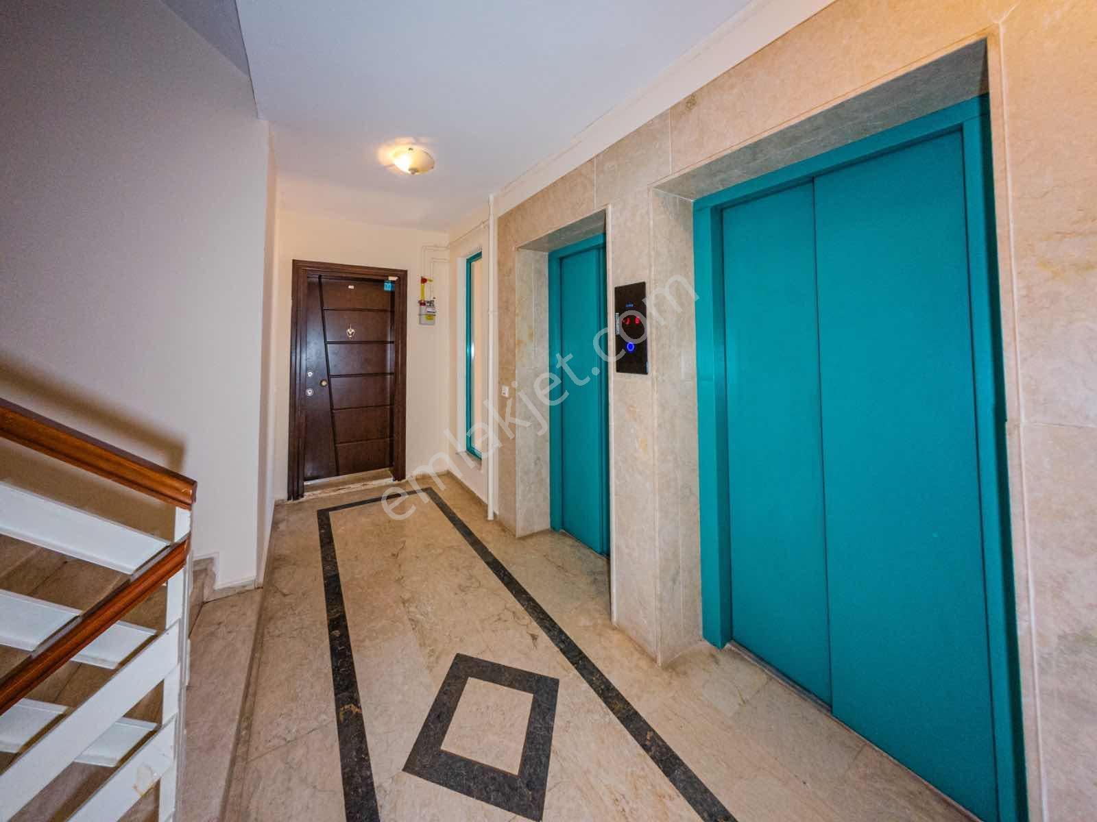 Berrin Kavcar'dan Fener'de Denize Sıfır Kiralık Daire - Görsel 35