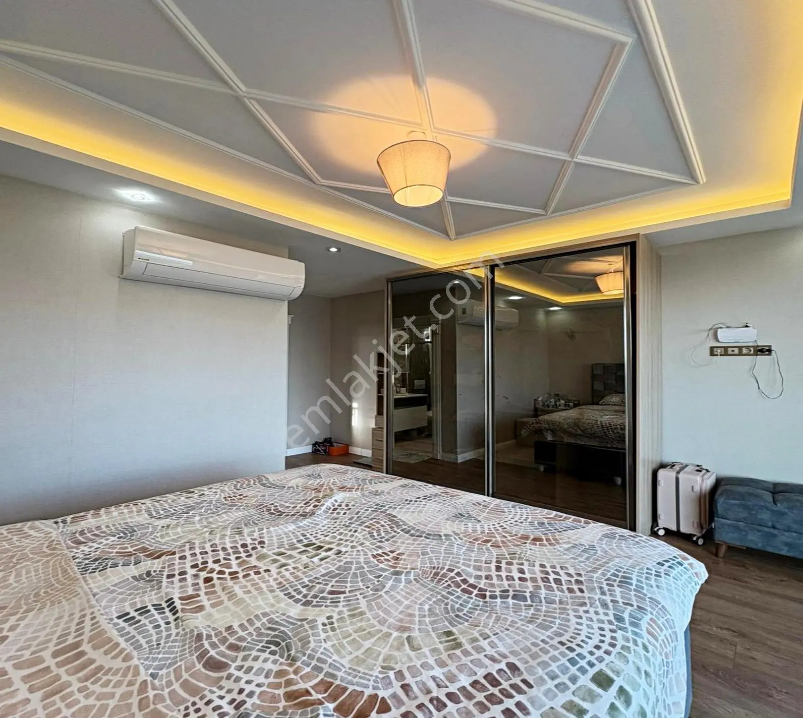 Sahil Mahalesinde Eşsiz Full Deniz Manzaralı 7+3 Villa - Görsel 33