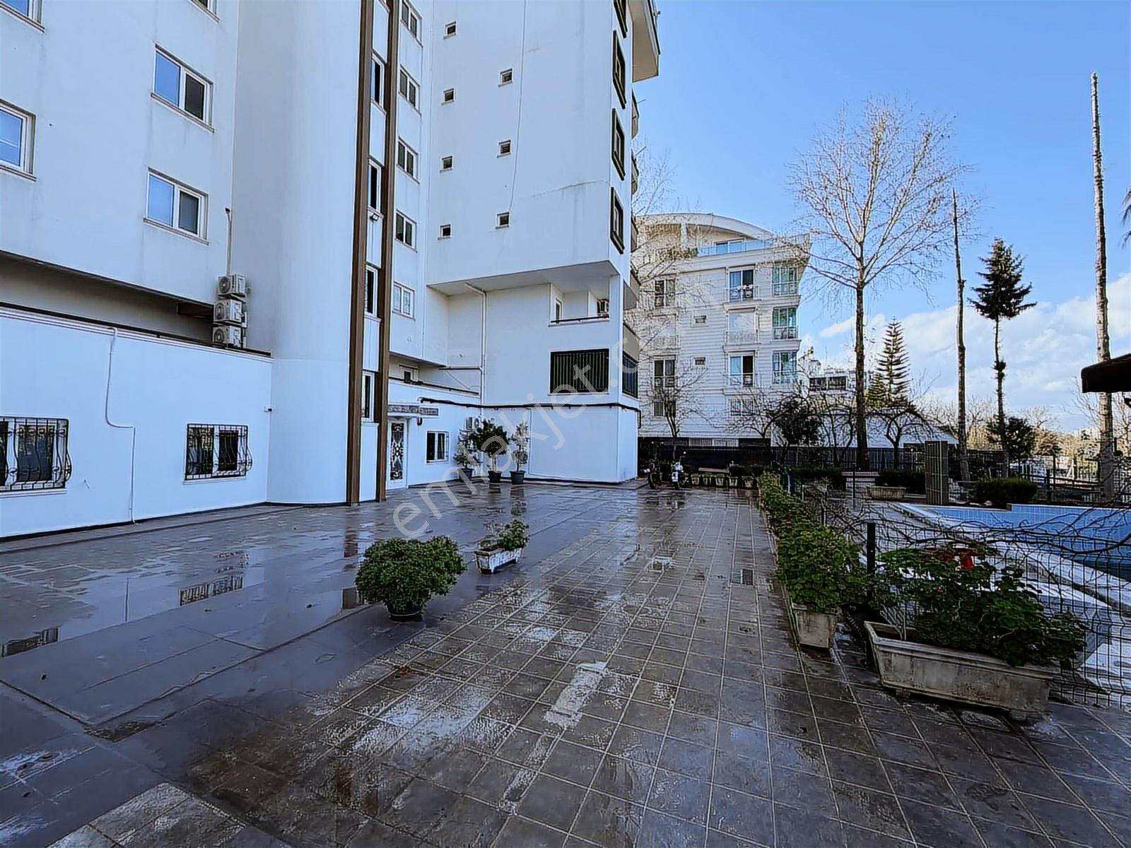 Şirinyalı'da Havuzlu Önü Açık Teraslı 3+1 Arakat Daire - Görsel 8