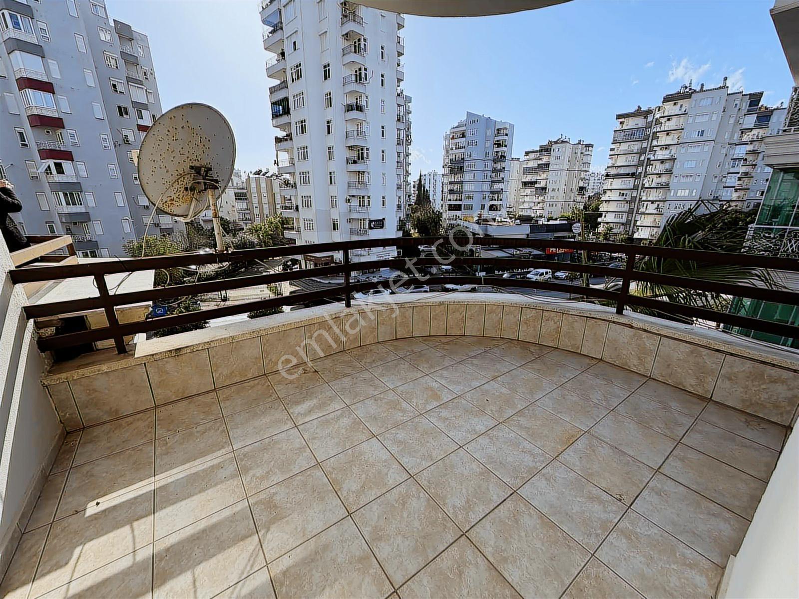 Şirinyalı'da Havuzlu Önü Açık Teraslı 3+1 Arakat Daire - Görsel 7