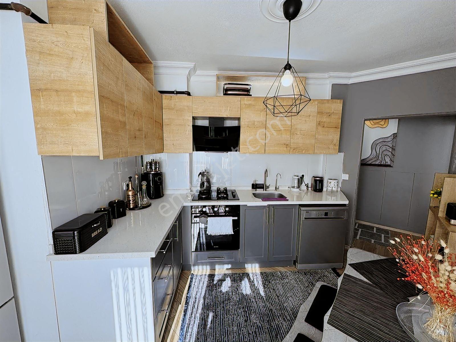 Çağlayan Denize Yakın Site İçi Masrafsız 3+1 Eşyalı Arakat Daire - Görsel 17