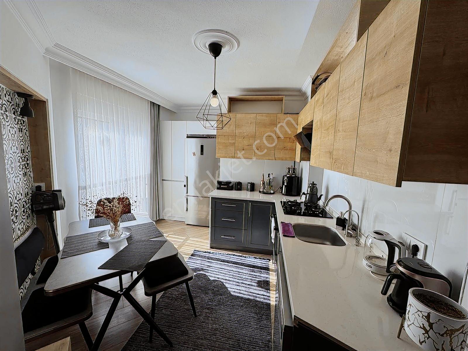 Çağlayan Denize Yakın Site İçi Masrafsız 3+1 Eşyalı Arakat Daire - Görsel 3