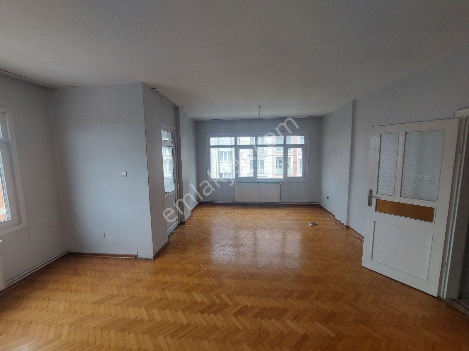 Ayışığından Basinsitesine Yakın Geniş 3+1 Kiralık Daire - Görsel 4