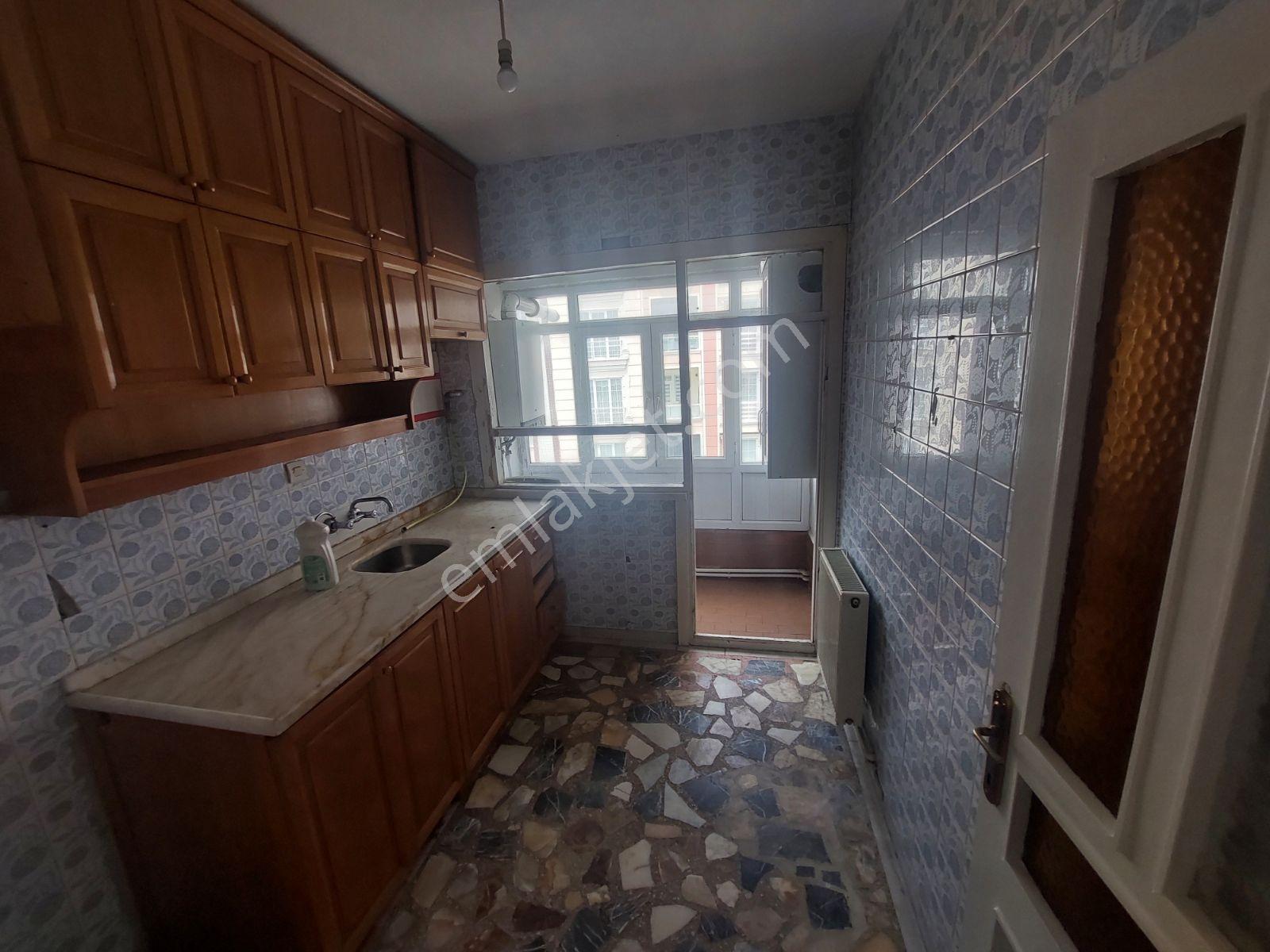 Ayışığından Basinsitesine Yakın Geniş 3+1 Kiralık Daire - Görsel 9