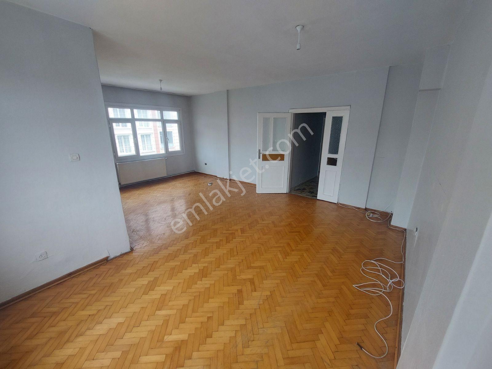Ayışığından Basinsitesine Yakın Geniş 3+1 Kiralık Daire - Görsel 10