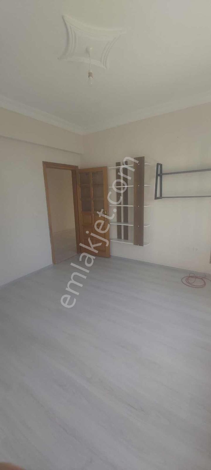 Teracıty Yakını Ana Cadde Üzeri Geniş Daire - Görsel 18