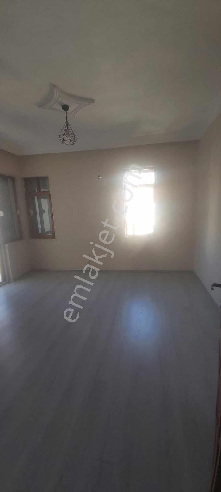 Teracıty Yakını Ana Cadde Üzeri Geniş Daire - Görsel 13