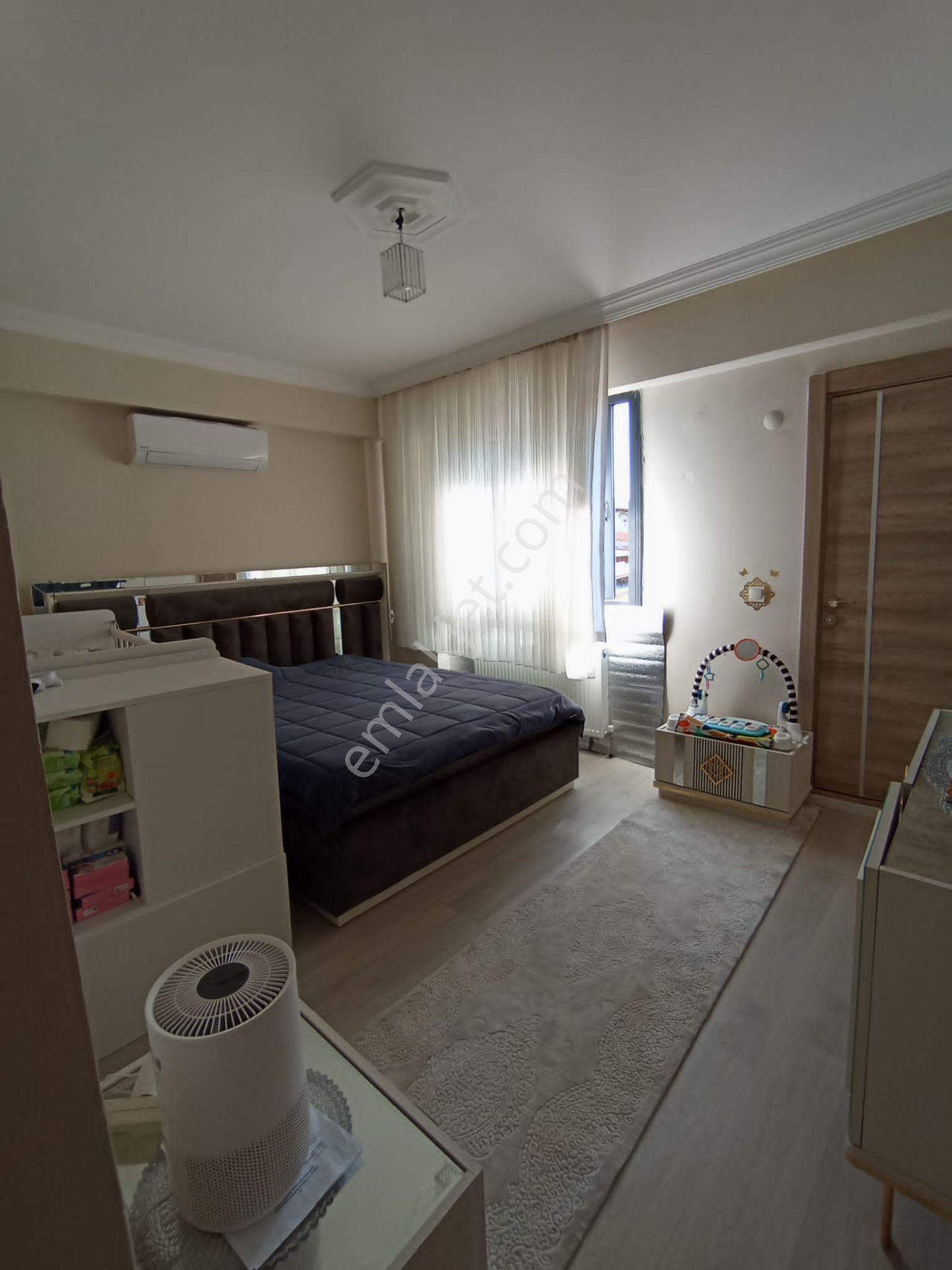Yenipazar Tam Merkezde 3+1 Doğalgaz Asansörlü Daire - Görsel 9