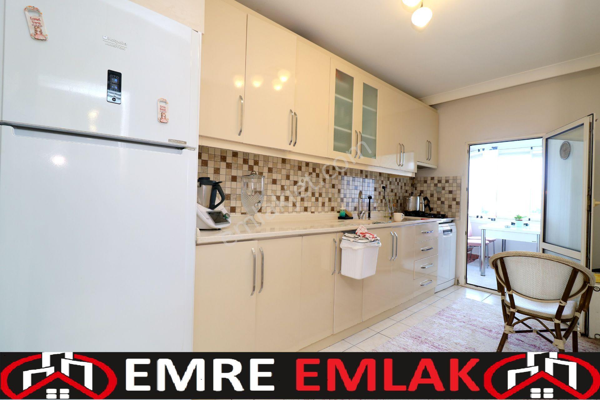 Emre Emlak'tan Banka Bloklarında Panoramik Manzaralı Masrafsız Yapılı 3+1 Satılık Daire
