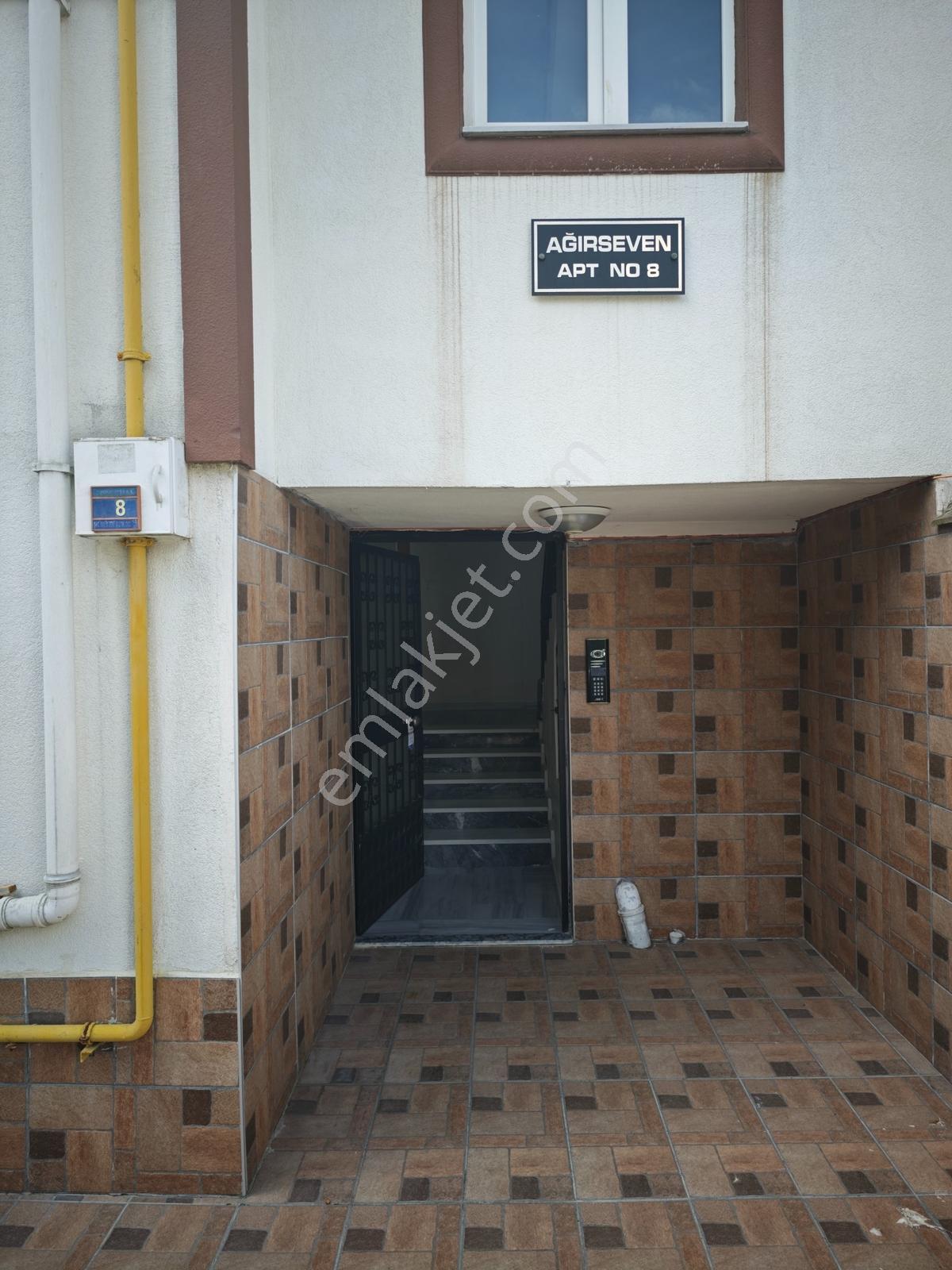 Şükrüpaşa Mahallesinde Depozito İstemeyen Kiralık 3+1 Daire - Görsel 2