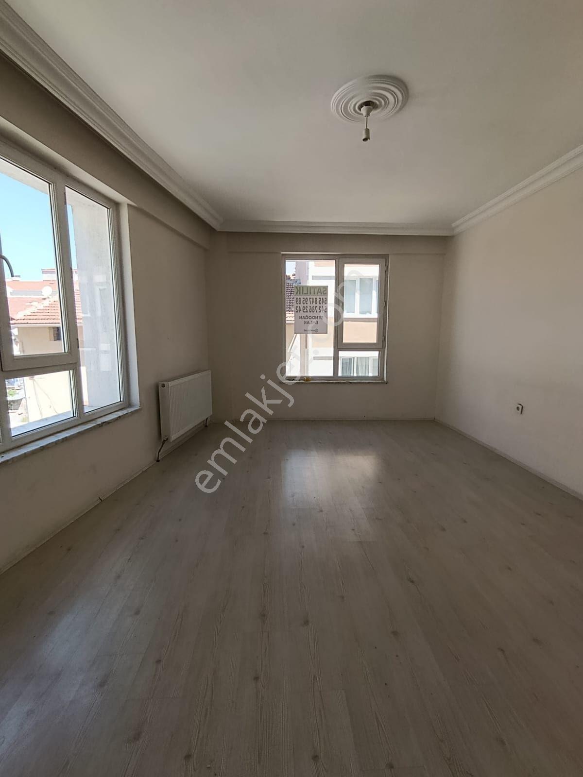 Çamlıca Mahallesinde Satılık 2+1 Daire