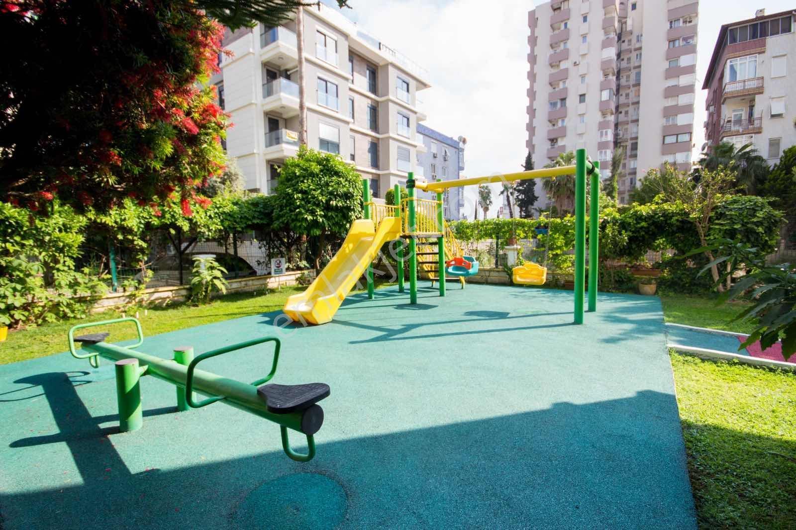 Konyaaltında Ayrı Girişli Denize Yakın Dubleks Daire - Görsel 4