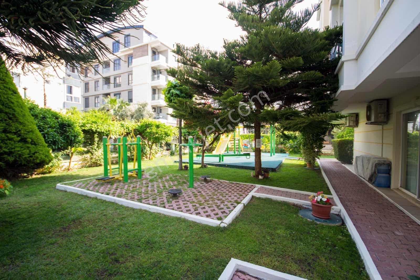 Konyaaltında Ayrı Girişli Denize Yakın Dubleks Daire - Görsel 13