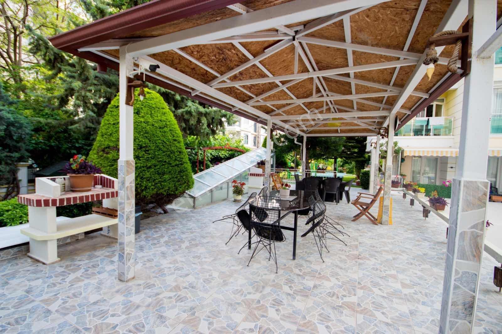 Konyaaltında Ayrı Girişli Denize Yakın Dubleks Daire - Görsel 6