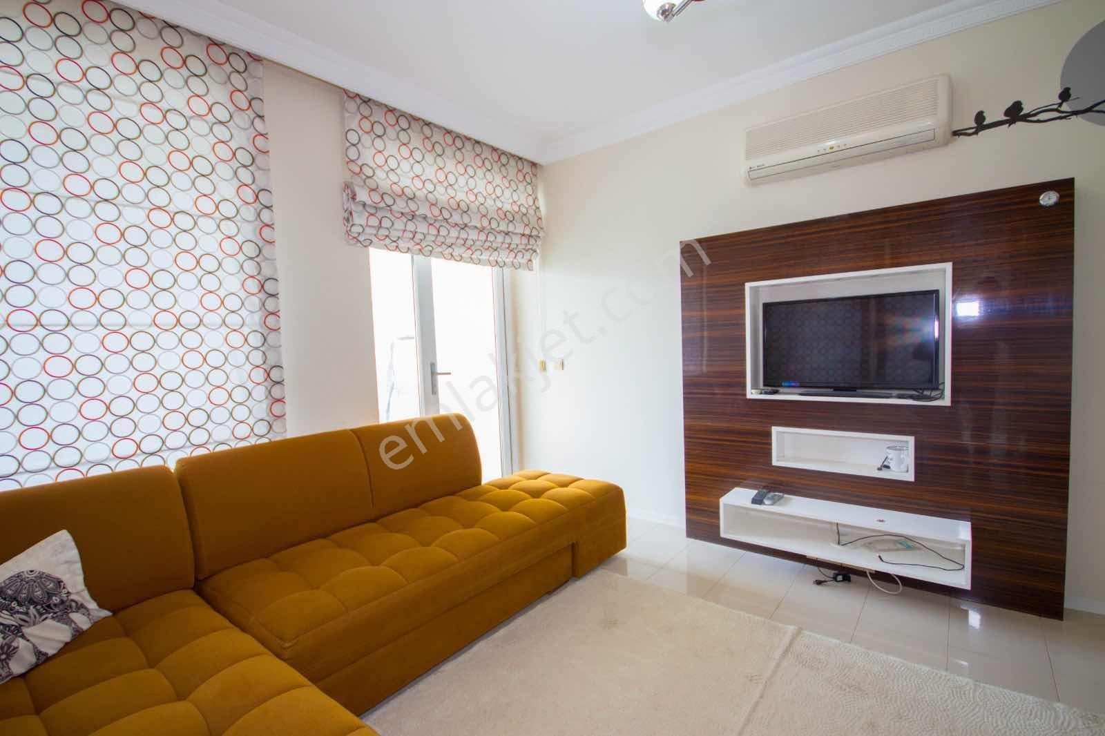 Konyaaltında Ayrı Girişli Denize Yakın Dubleks Daire - Görsel 26