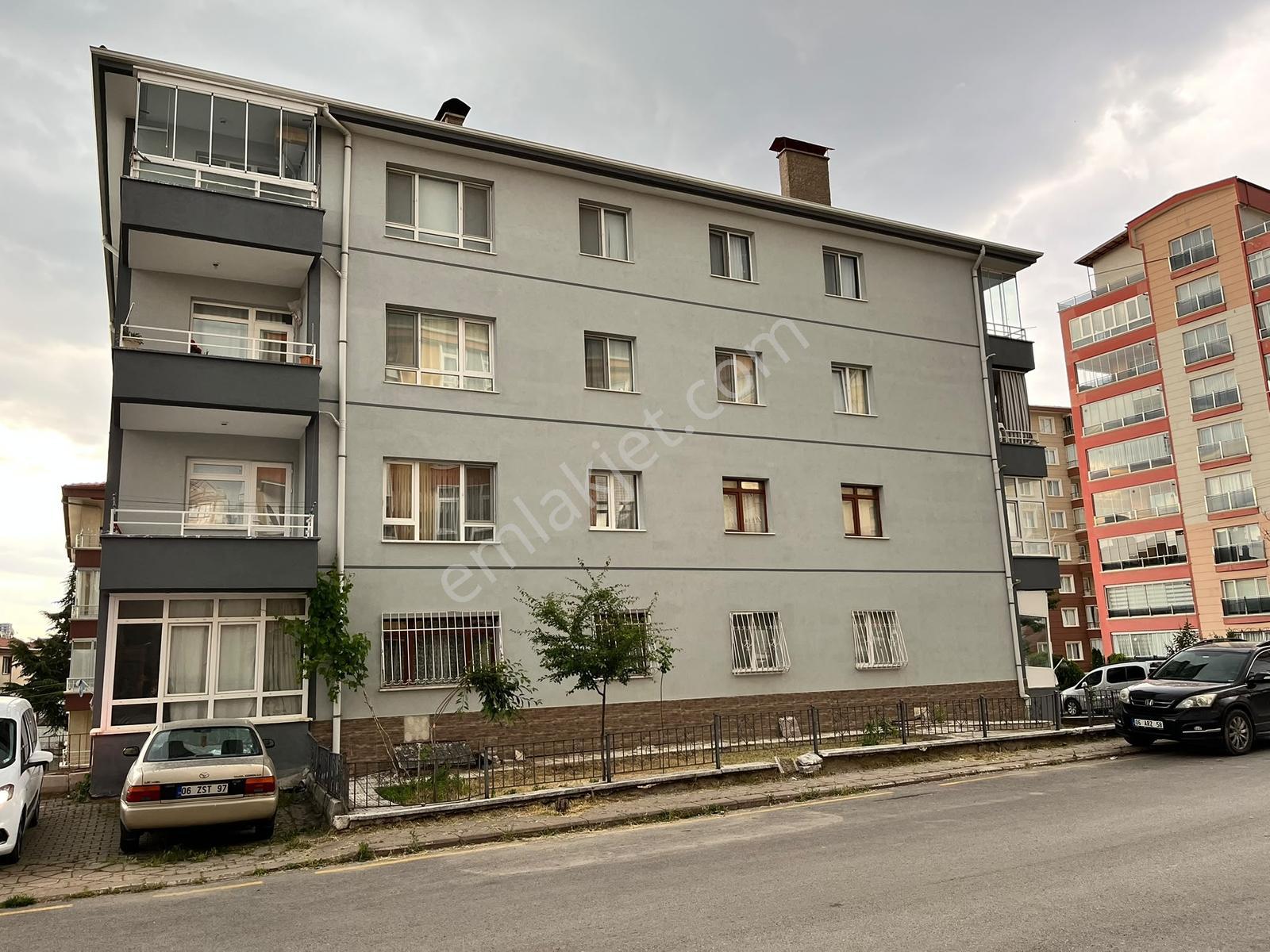Vadim'den Merkezin Tam Ortasında Köşe Başı Fuul Yapılı 3+1 Daire