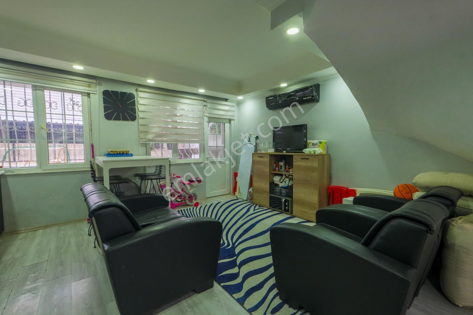 Fırsat! Güzeloba Çınar Sitesi Villa Konseptli Triplex (3+2) - Görsel 9