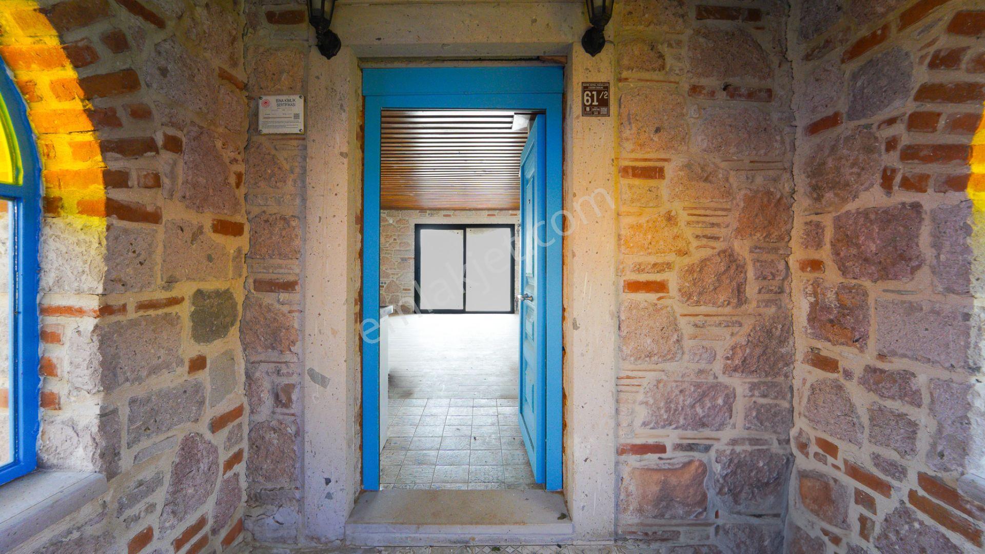 Cunda Adası’nda Satılık, Denize 100 Metre Mesafede Sıfır, Lüks, Taş Villa - Görsel 10