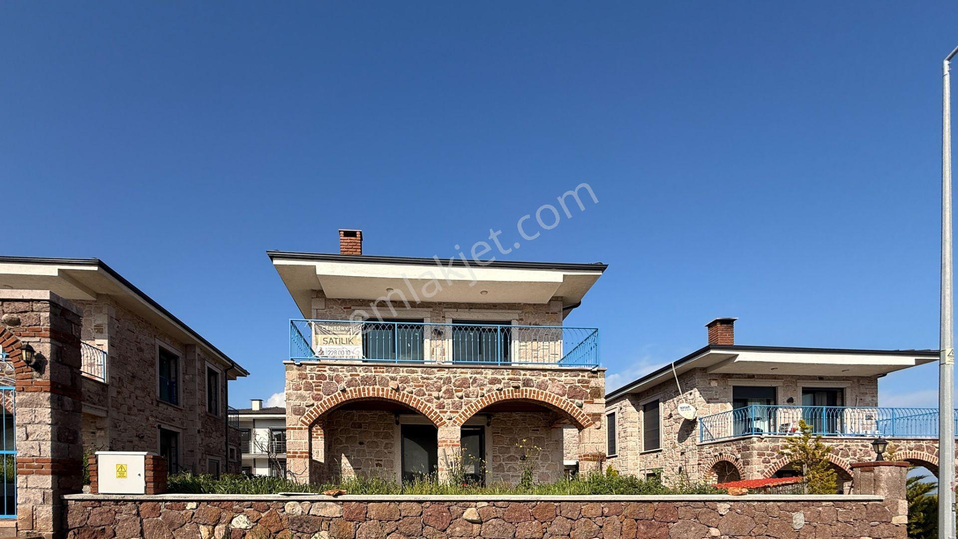 Cunda Adası’nda Satılık, Denize 100 Metre Mesafede Sıfır, Lüks, Taş Villa - Görsel 27