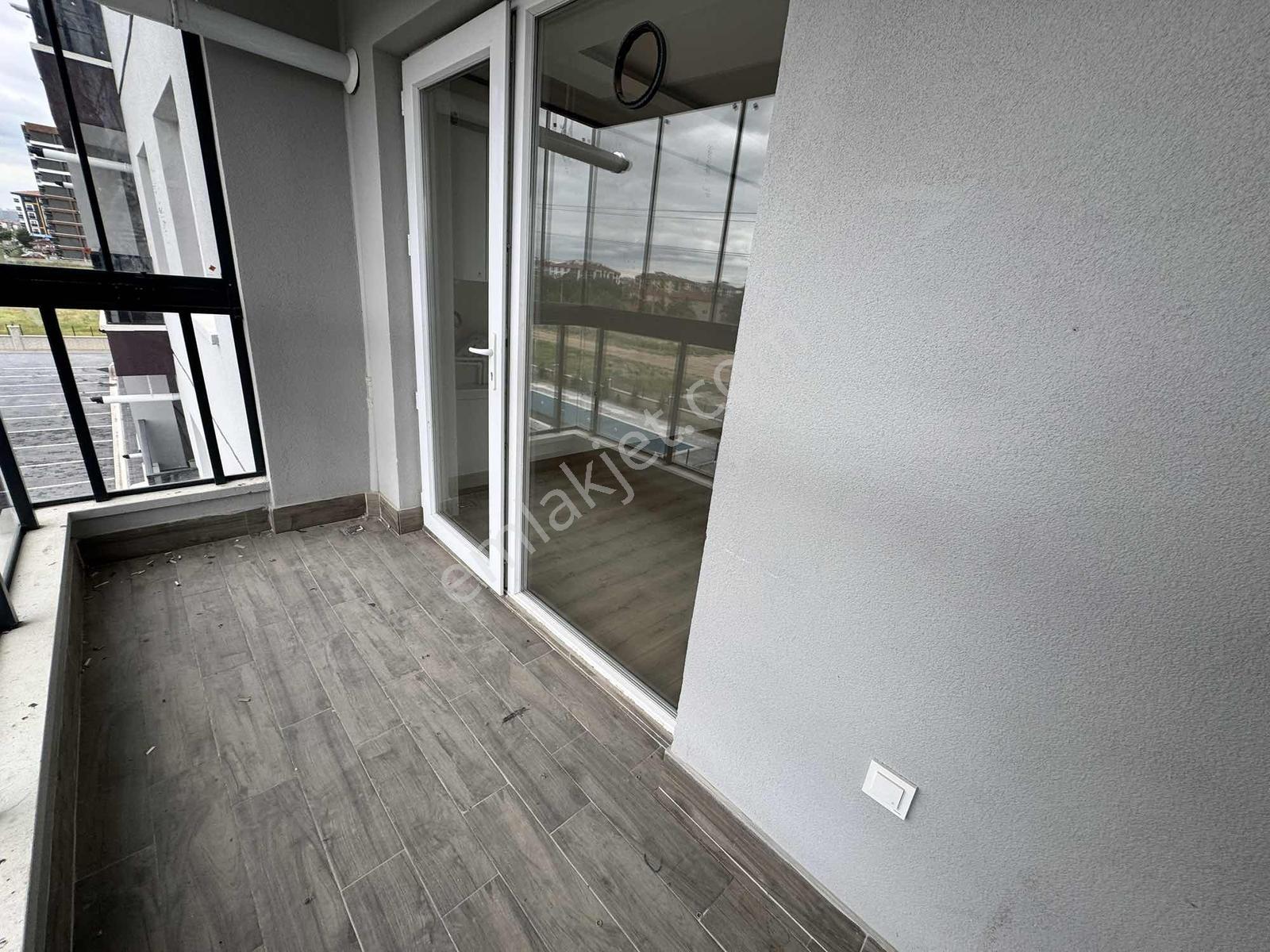 Esenboğa Mahallesinde Lüx Sitede Ara Katta Kiralık Daire - Görsel 6