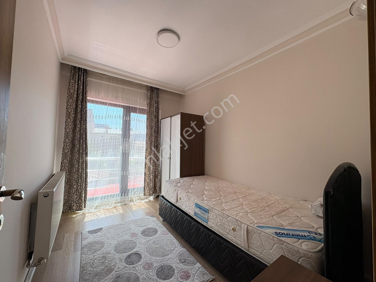 Emlak Kılavuzu'ndan Çarşı İçerisinde Kiralık 1+1 Eşyalı Daire - Görsel 9