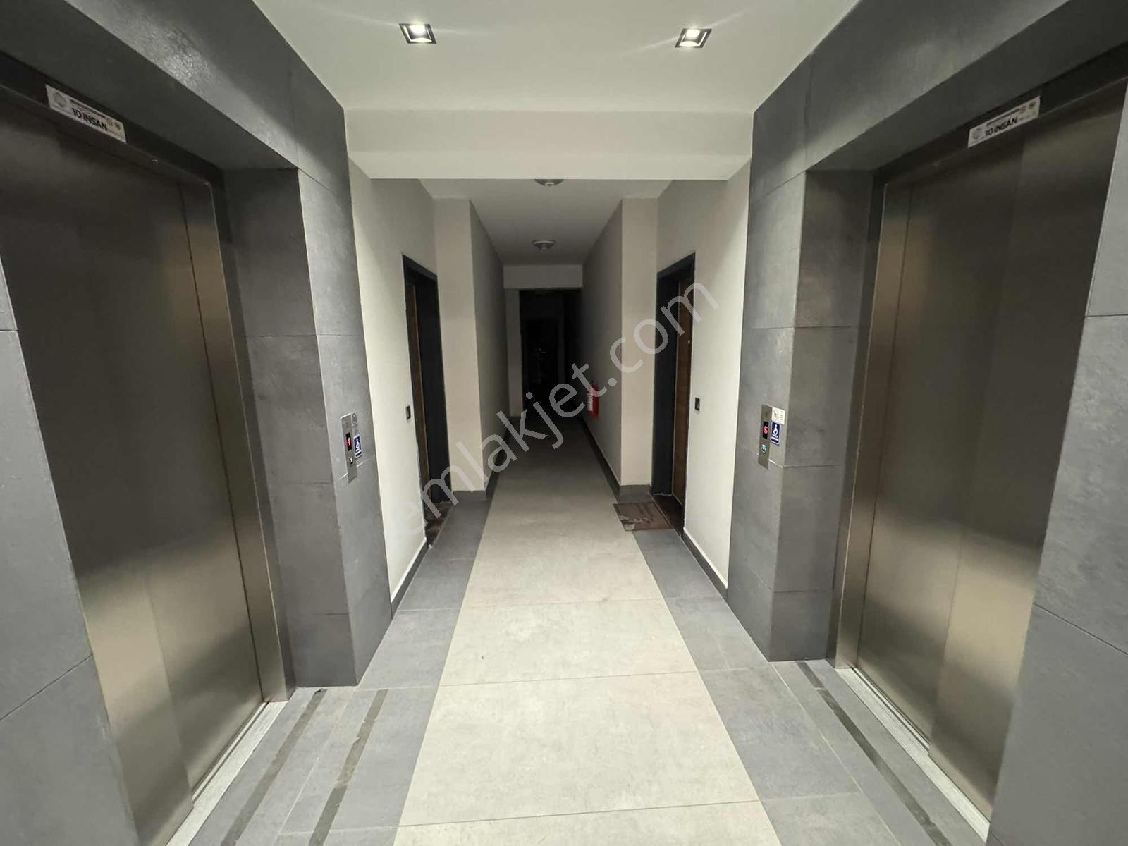 Havuzu Güvenlıkli Sitede Full Kredili Satılık 3 + 1 Daıre - Görsel 5
