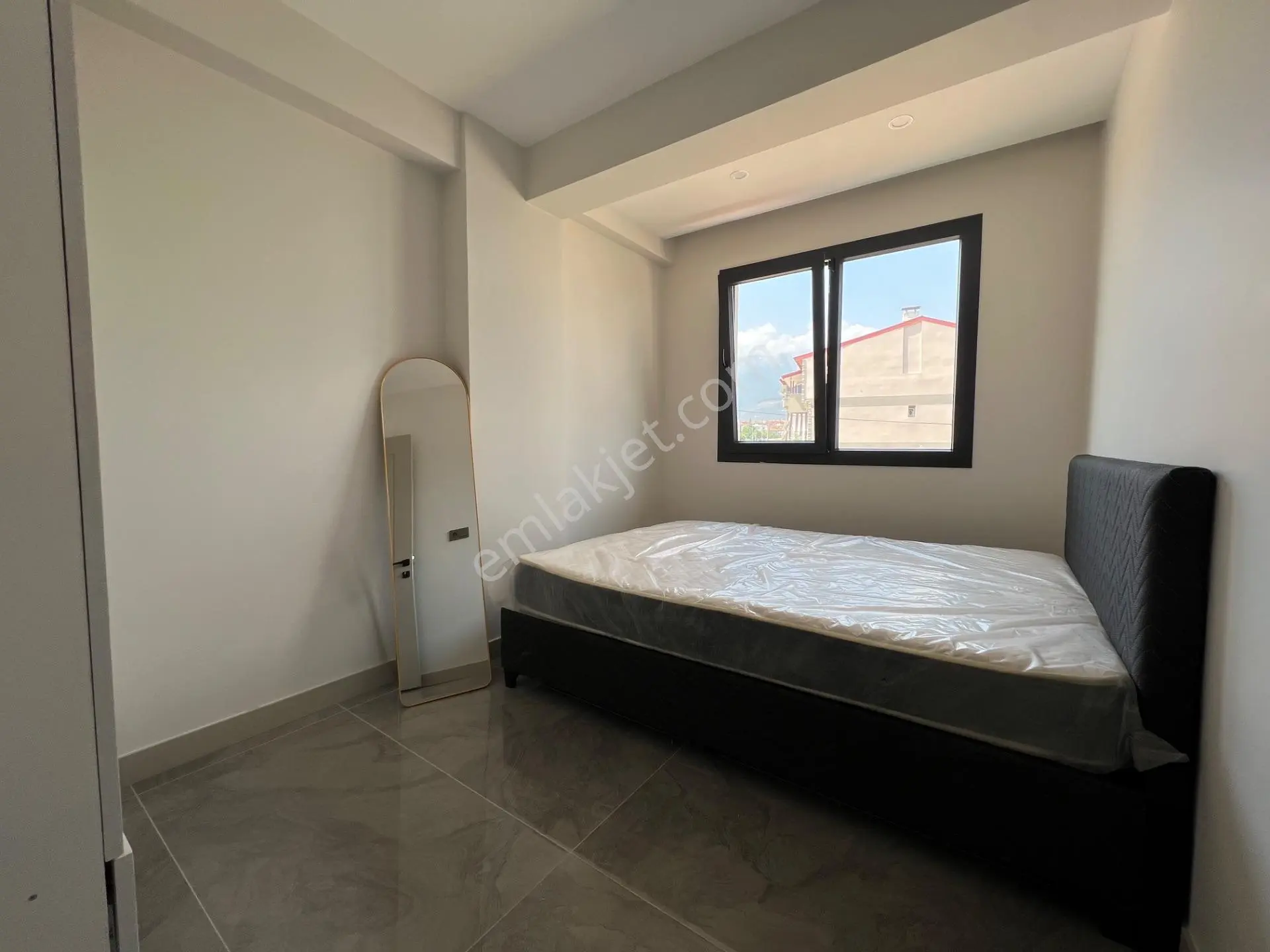 Albayrak Meydanında Kiralık 1+1 Sıfır Daire - Görsel 2