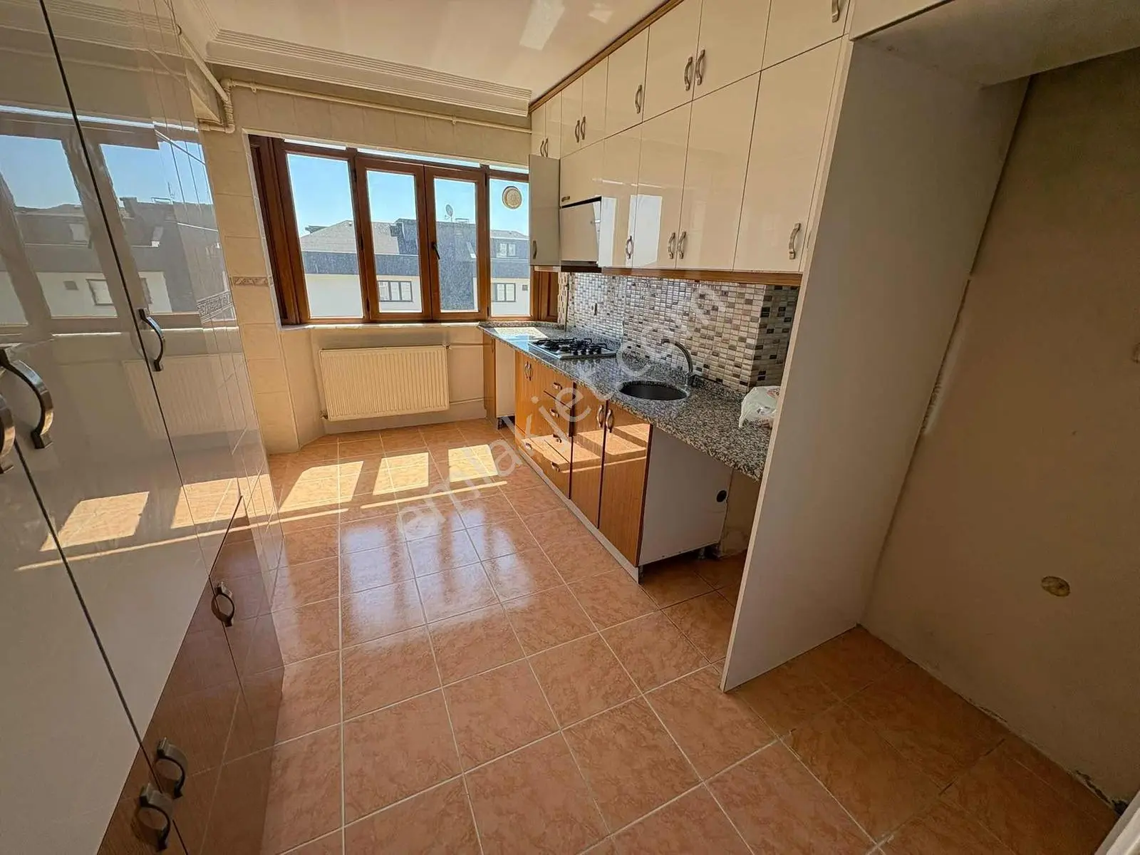 Hürriyet Mah Arakat Ferah Balkonlu 2+1 Kiralık Daire - Görsel 4