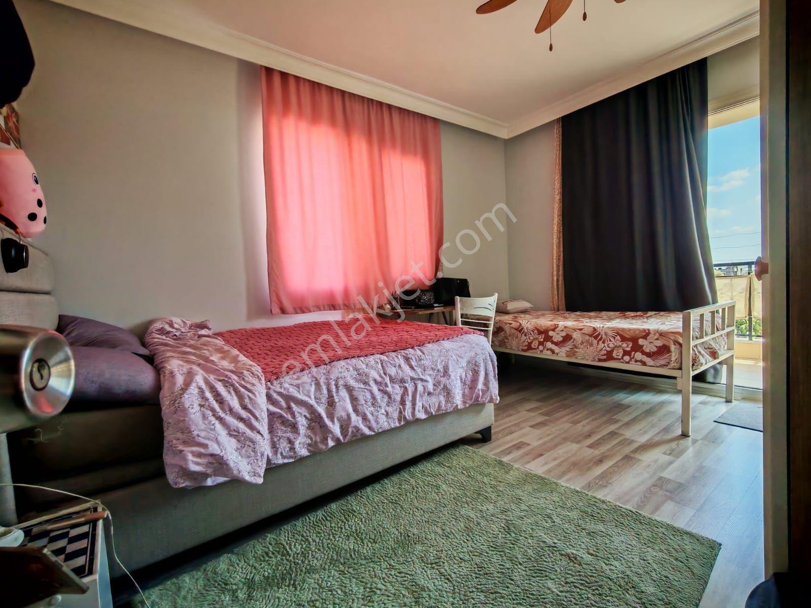 Barbaros Flora Evlerinde Satılık 3+1, Ara Kat, 140m² Ferah Daire - Görsel 12