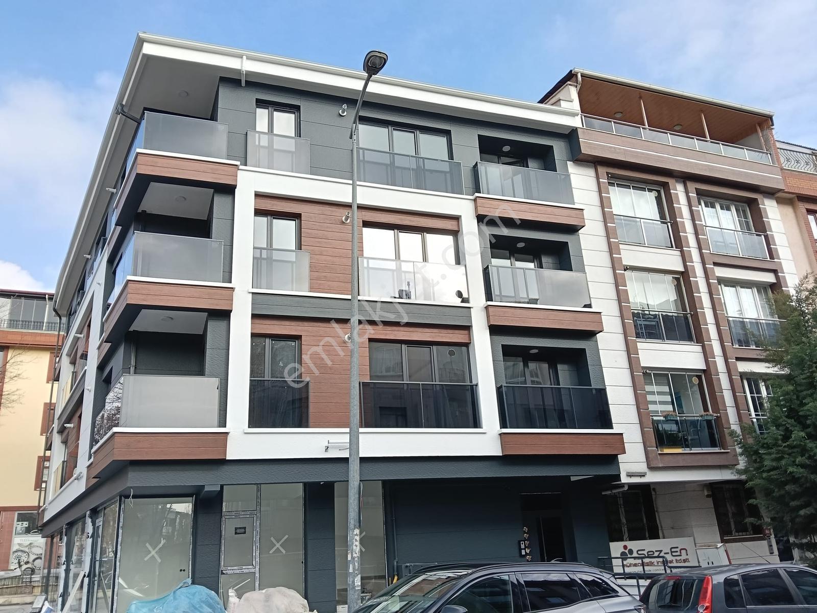 Yenimahalle Çarşı Caddesi'nde Sıfır Binada Kiralık 1+1 - Görsel 13