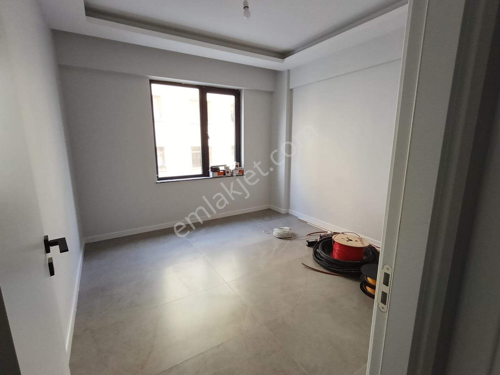 Yenimahalle Çarşı Caddesi'nde Sıfır Binada Kiralık 1+1 - Görsel 16