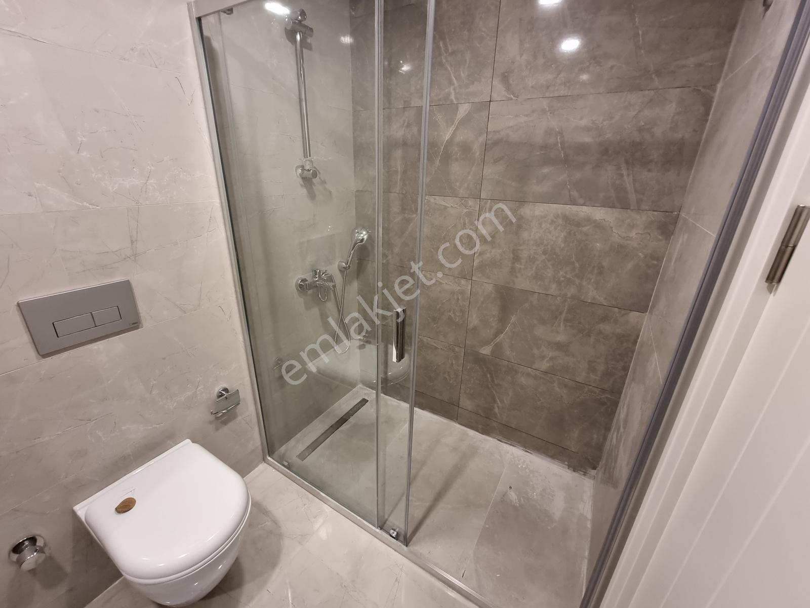 Halkalı Avrupa Konutları 4 Te Göl Manzaralı Büyük Kiralık 1+1 - Görsel 18