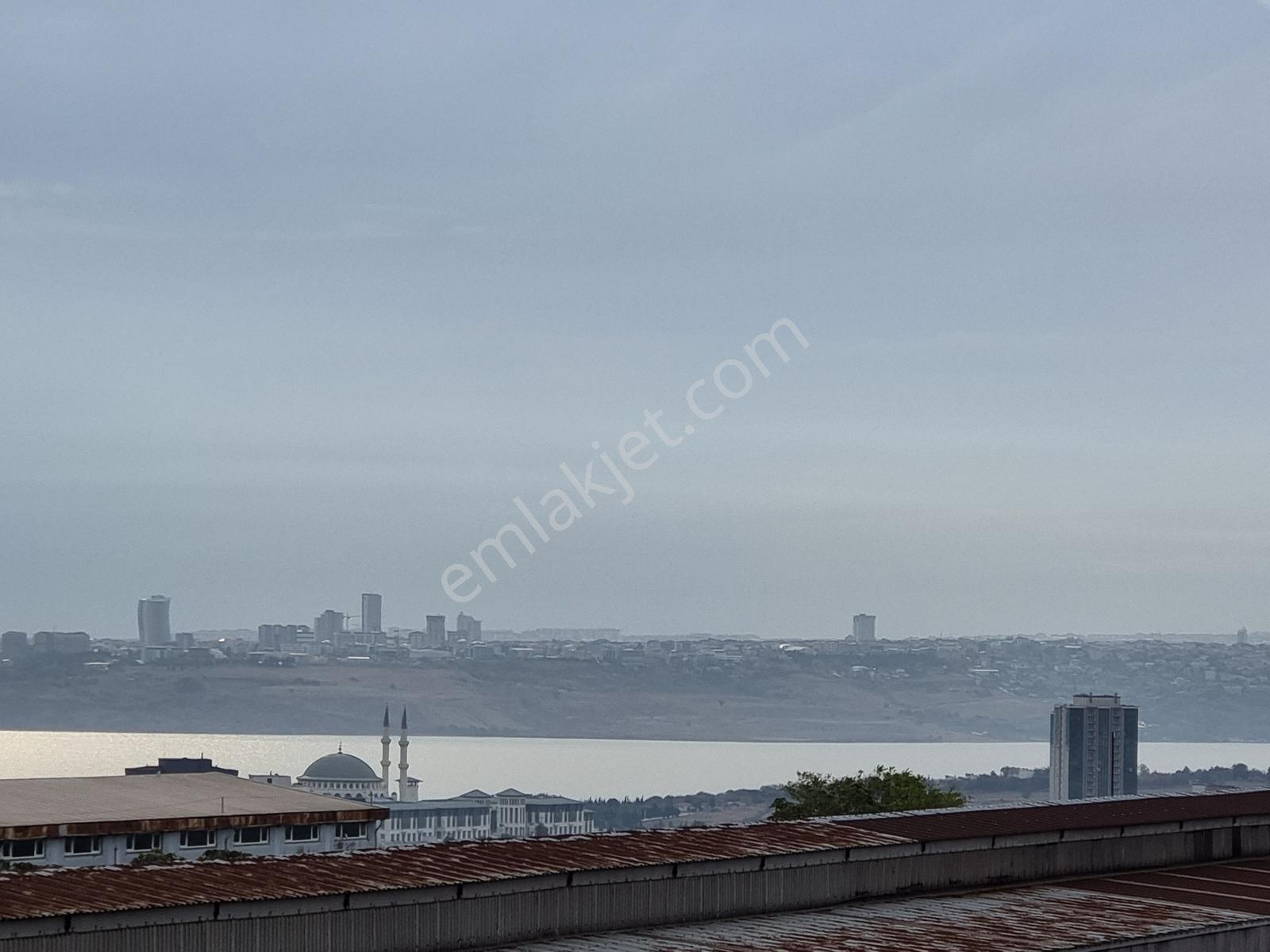 Halkalı Avrupa Konutları 4 Te Göl Manzaralı Büyük Kiralık 1+1 - Görsel 7