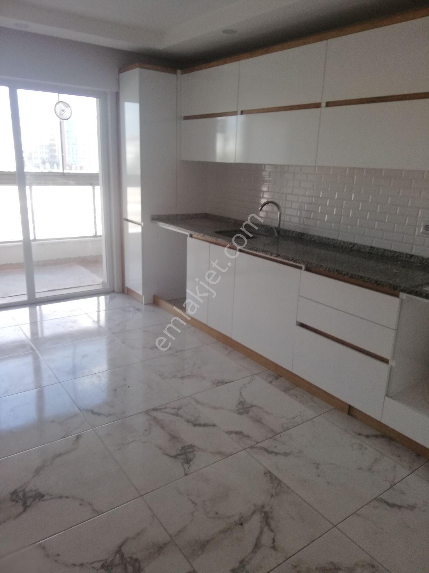 Mehmet Akif Ersoy Mahallesinde Lüks Kiralık 3+1 Daire - Görsel 12