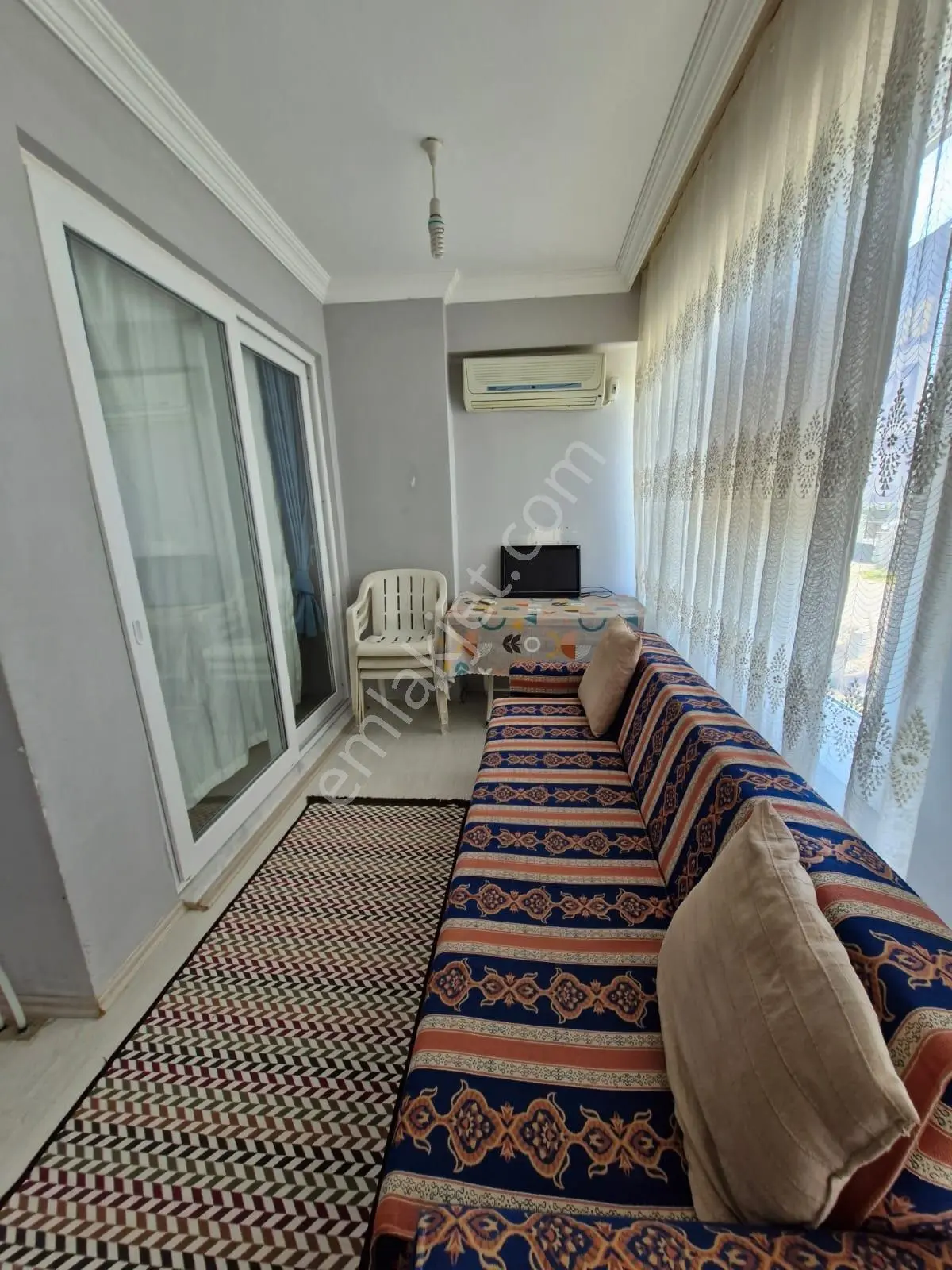 Satılık 1+1 Eşyalı Daire - Görsel 2