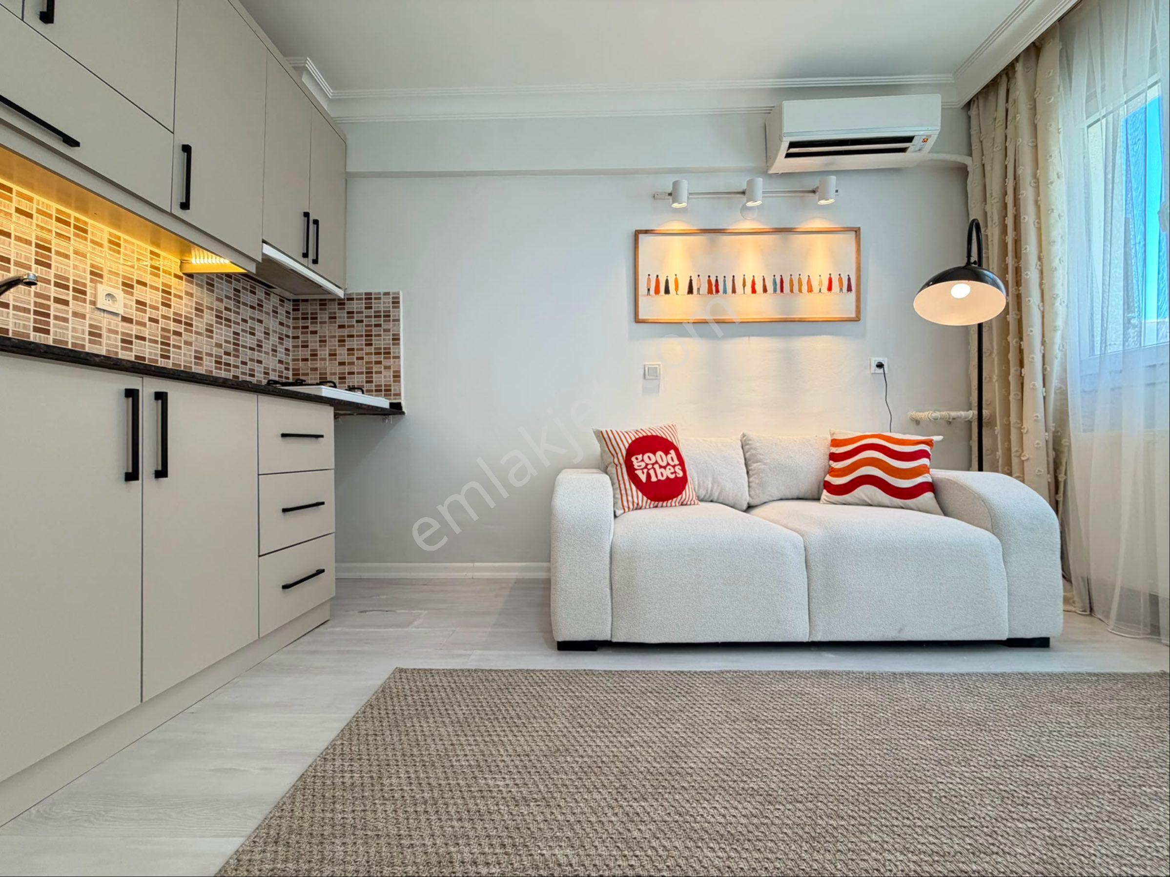 Buca Atatürk Mahallesinde / Kampüs Karşısı / Sıfır Eşyalı / Balkonlu / Arakat / Kiralık 1+1 - Görsel 8
