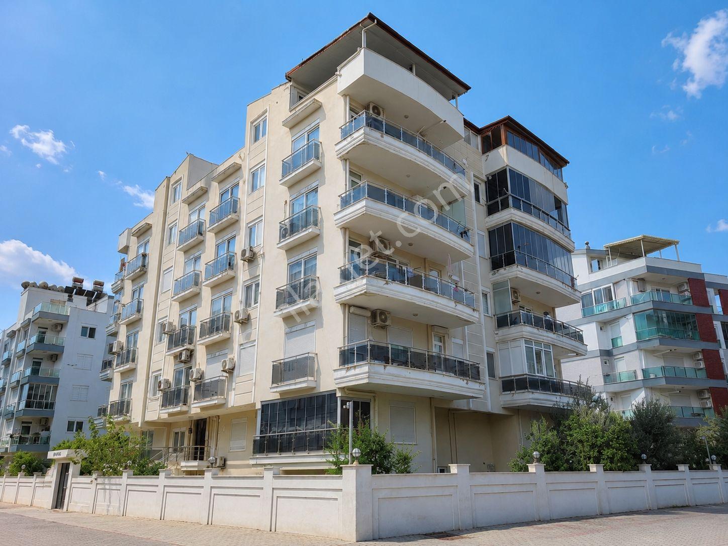 Hurma Merkez'de Havuzlu Sitede Geniş Eşyalı 2+1 Satılık Daire - Görsel 3