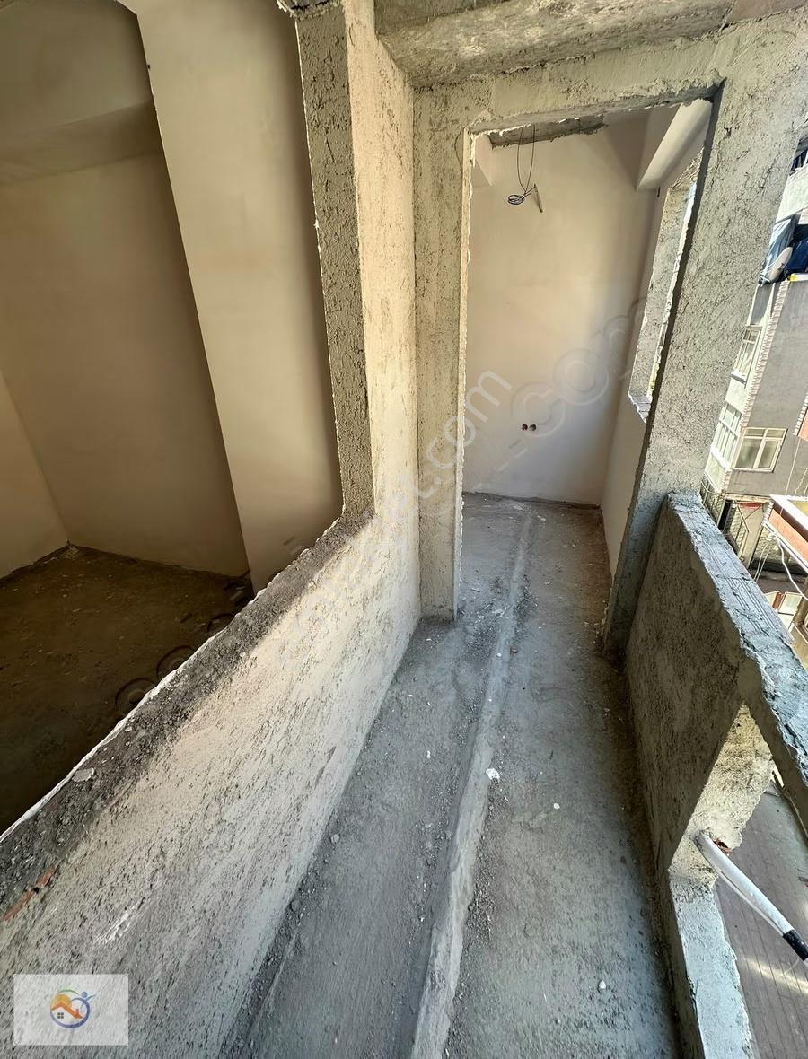 Veliefendi'de Satılık 2+1 Ara Katta Daire Köşe Başı Binada - Görsel 13