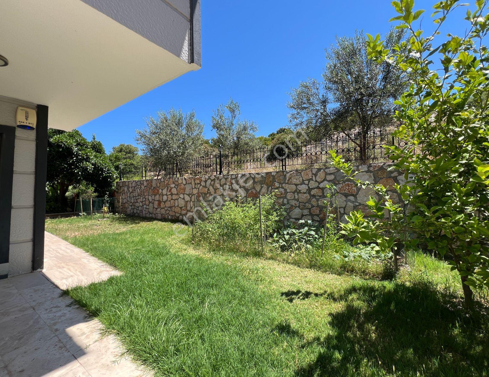 Çeşme Paşalimanı Deniz Manzaralı Havuzlu Müstakil Villa - Görsel 12