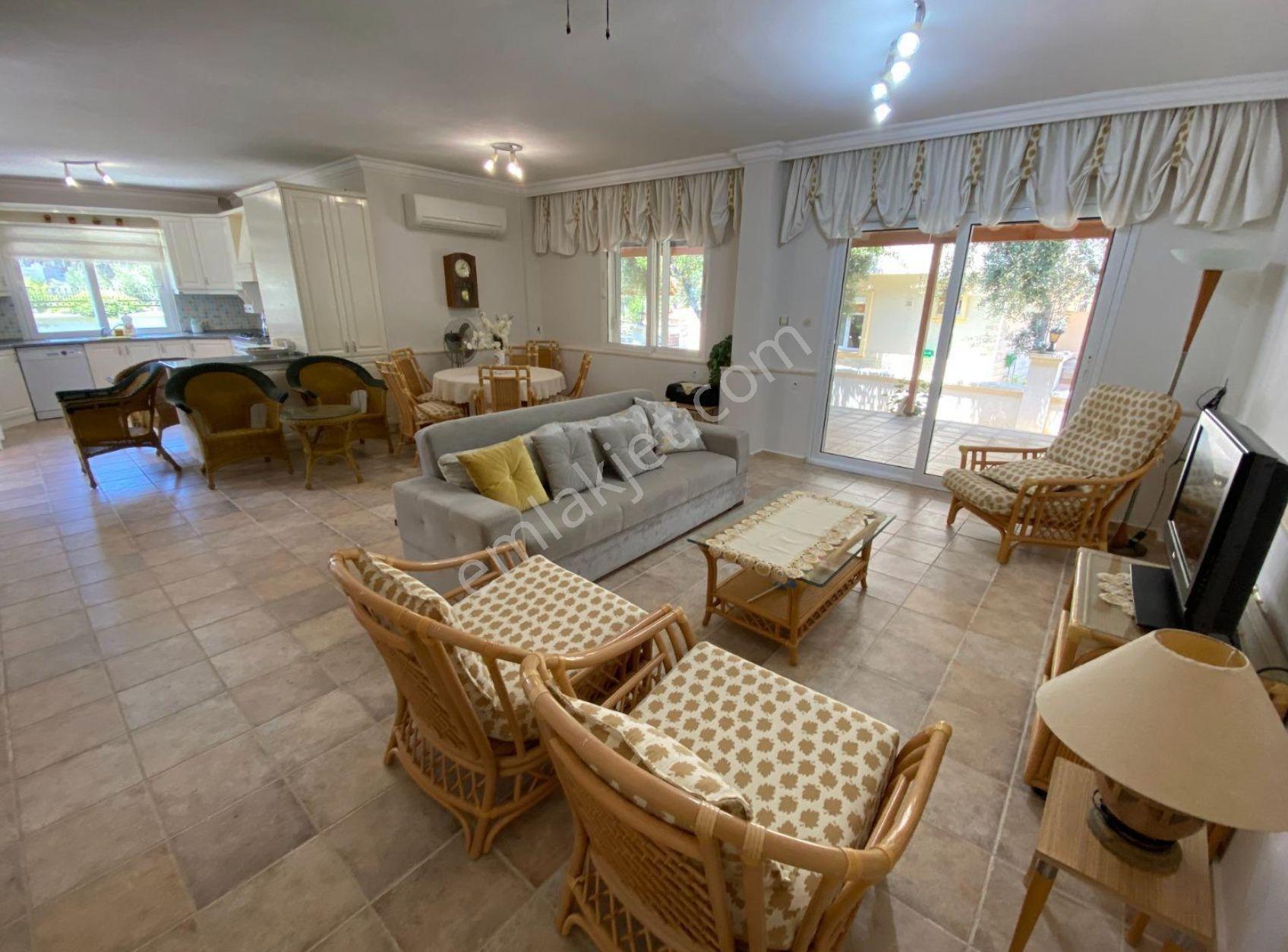 Çeşme Şifne Yalıda 5+1 Kiralık Denize 30mt. Tam Müstakil - Görsel 13