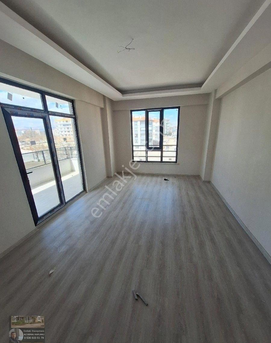 Akabe Tranvay Yakını 3+1 Arakat Kto. Şehir. Has. Adliye Yakını - Görsel 11