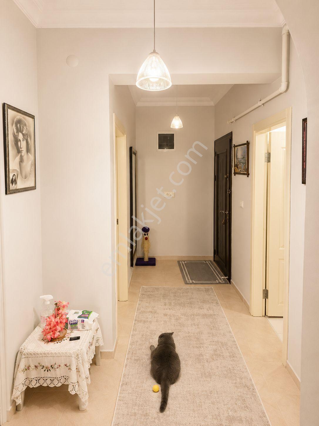 Konyaaltı Liman'da Doğalgaz Kombili , Ayrı Mutfaklı 2+1 Satılık Daire - Görsel 13